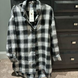 Geegee over sized black and white long check flannel size small